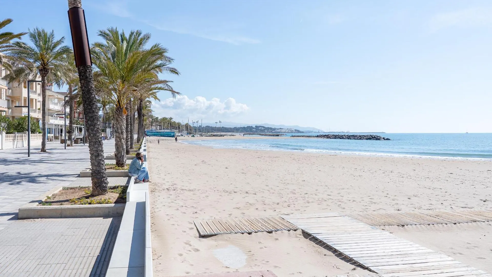 Hauzify I Apartament Zulu Cubelles Spain